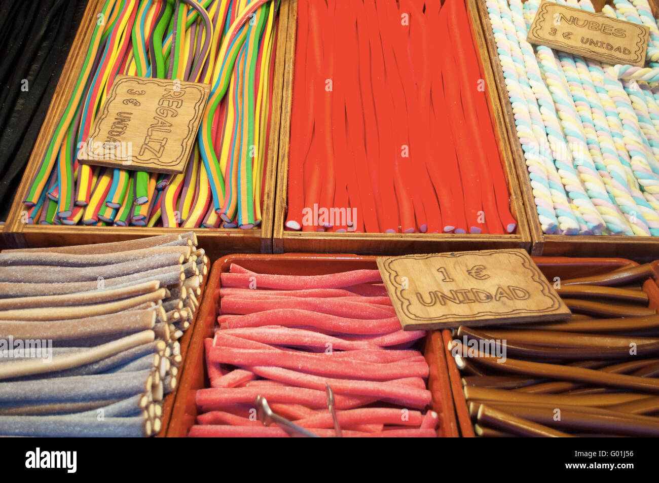 Minorque, Iles Baléares, Espagne, Europe : réglisse, les sucreries et bonbons à la traditionnelle foire de juillet à Mahon Banque D'Images