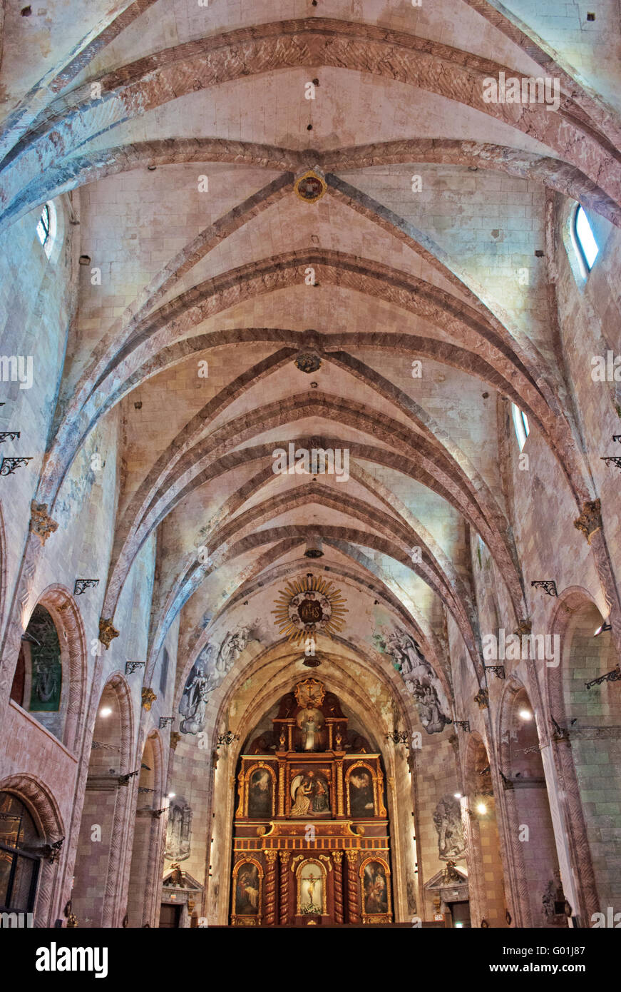 Iles Baléares, Espagne, Europe : Mahon, la nef de l'église et le couvent de Sant Francesc un ancien couvent qui abrite le Musée de Menorca Banque D'Images