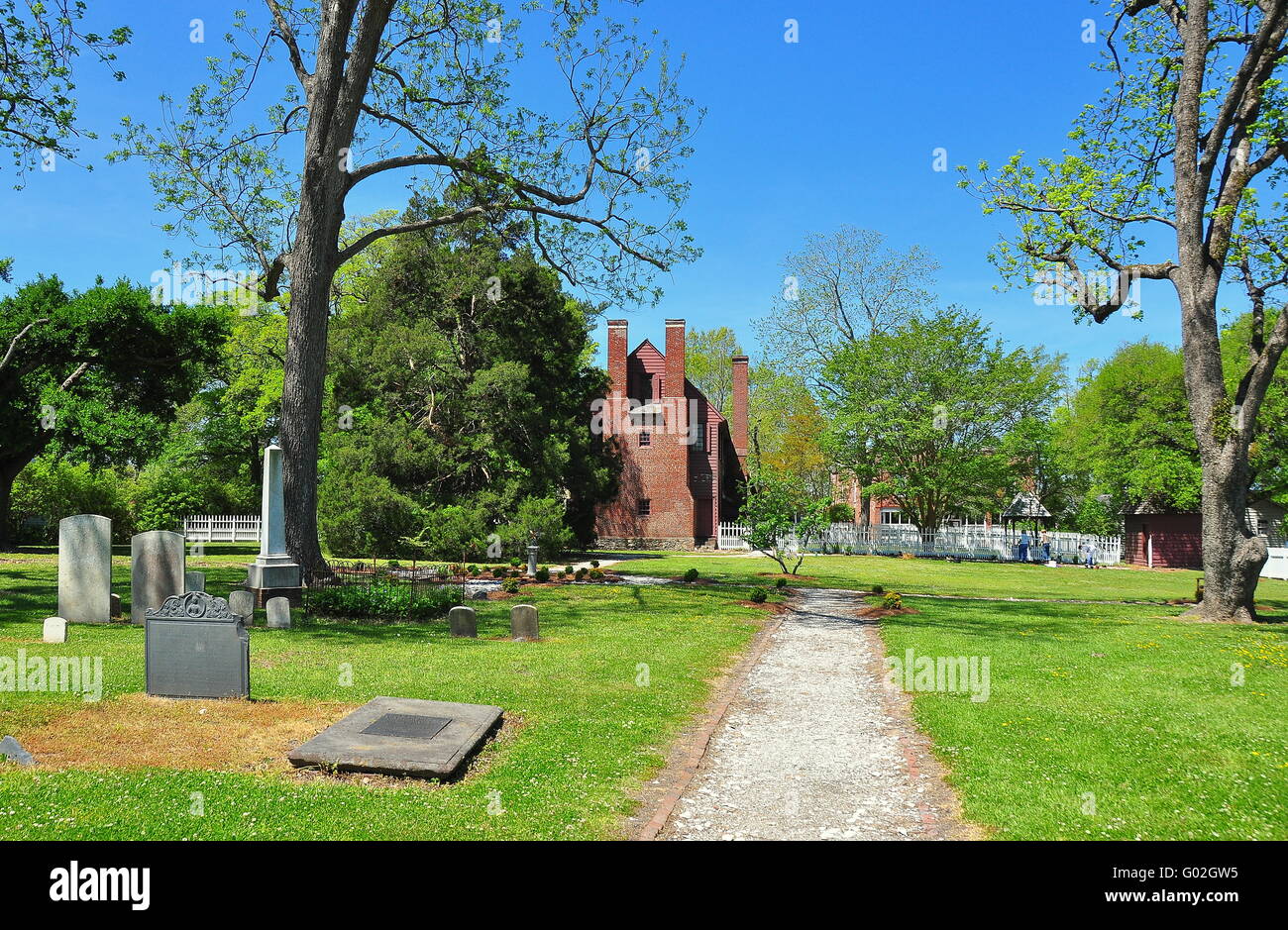 Baignoire, North Carolina : Cimetière et c. 1774 Maison Palmer-Marsh, une des plus anciennes résidences d'habitation dans l'État * Banque D'Images