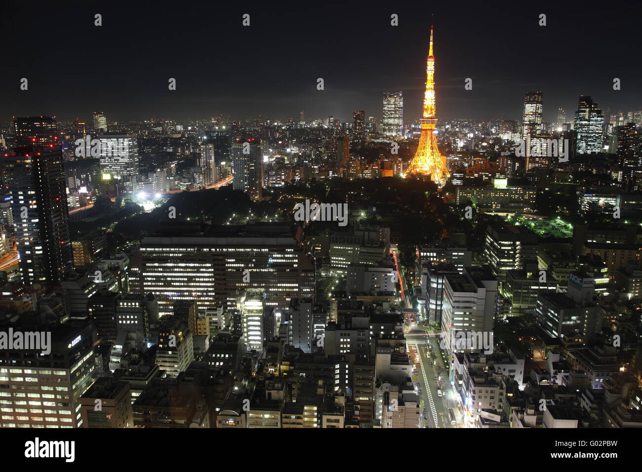 La ville de Tokyo au Japon dans la nuit Banque D'Images