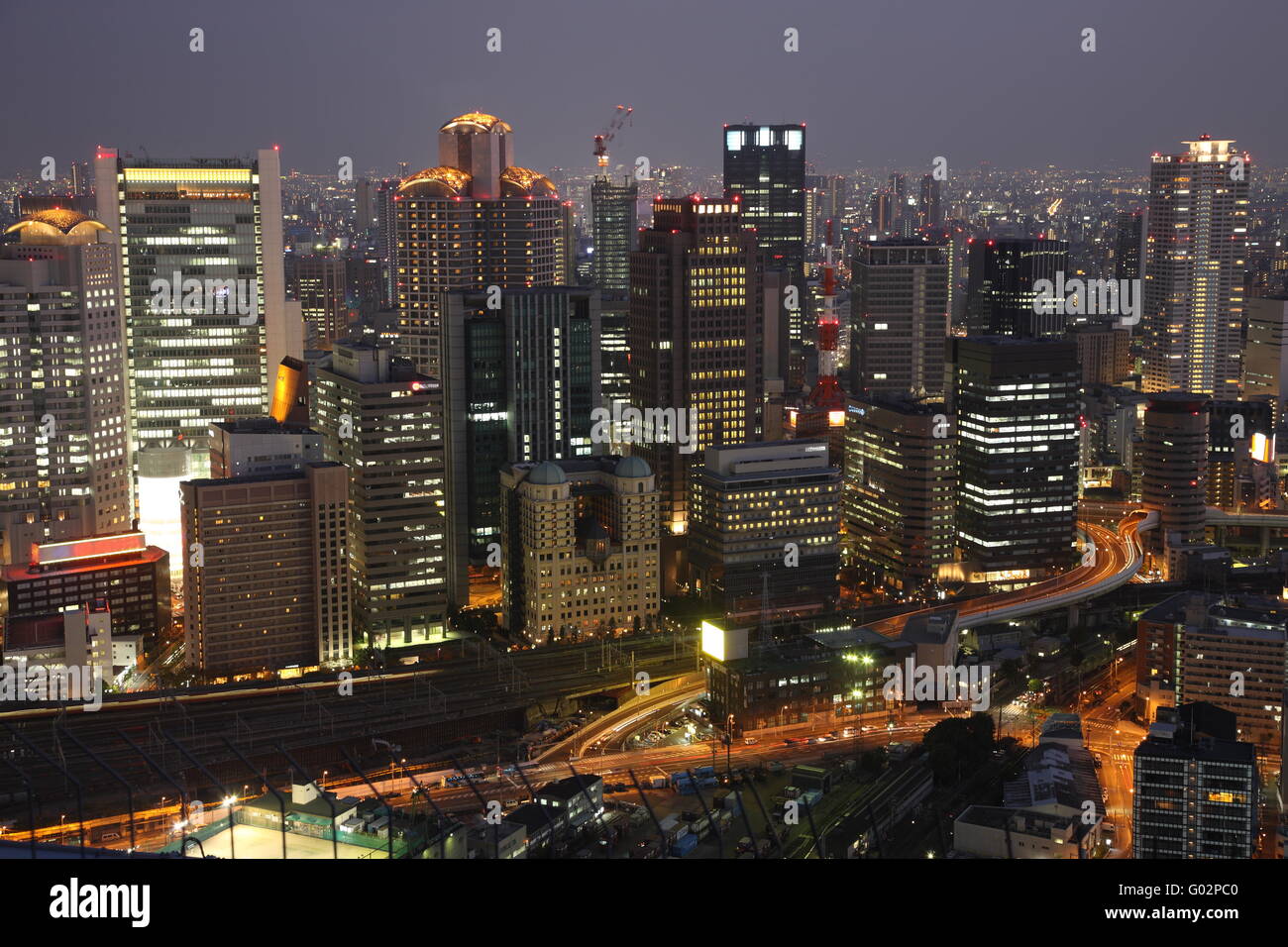 La Ville d'Osaka au Japon la nuit Banque D'Images