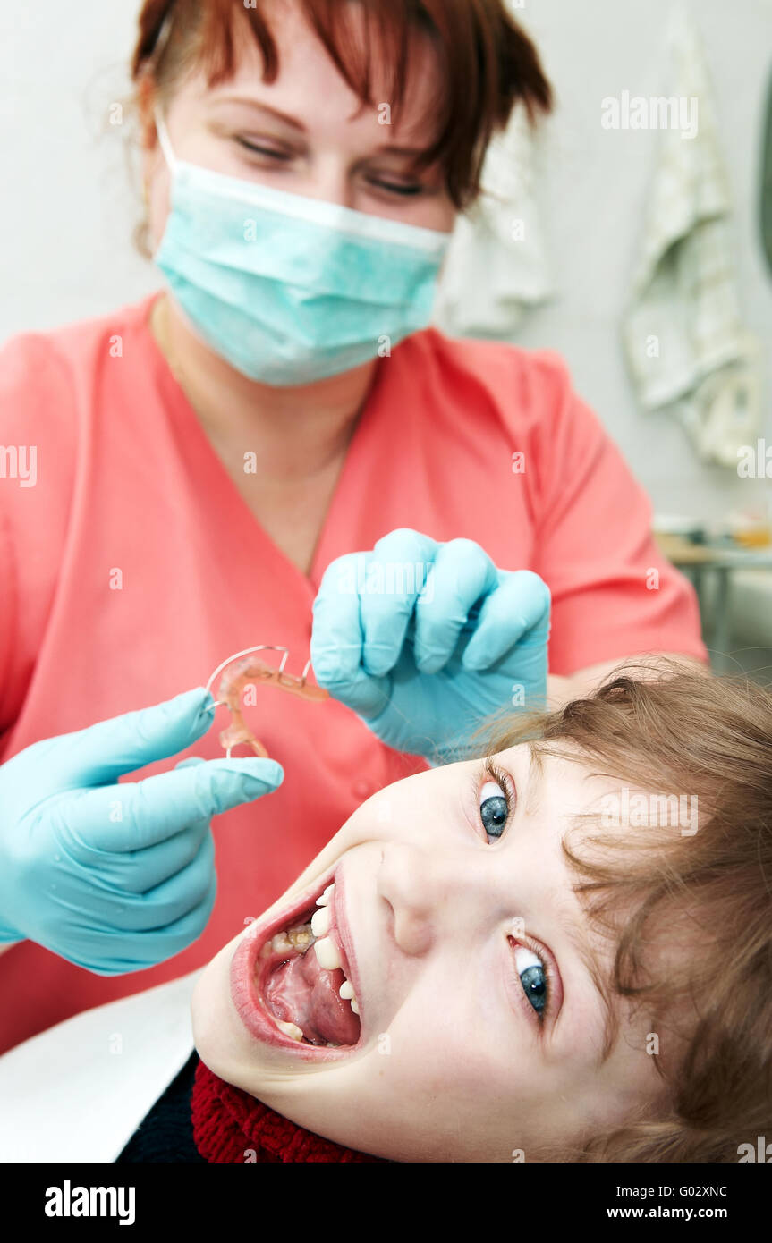 À l'examen du médecin dentiste orthodontique medic Banque D'Images