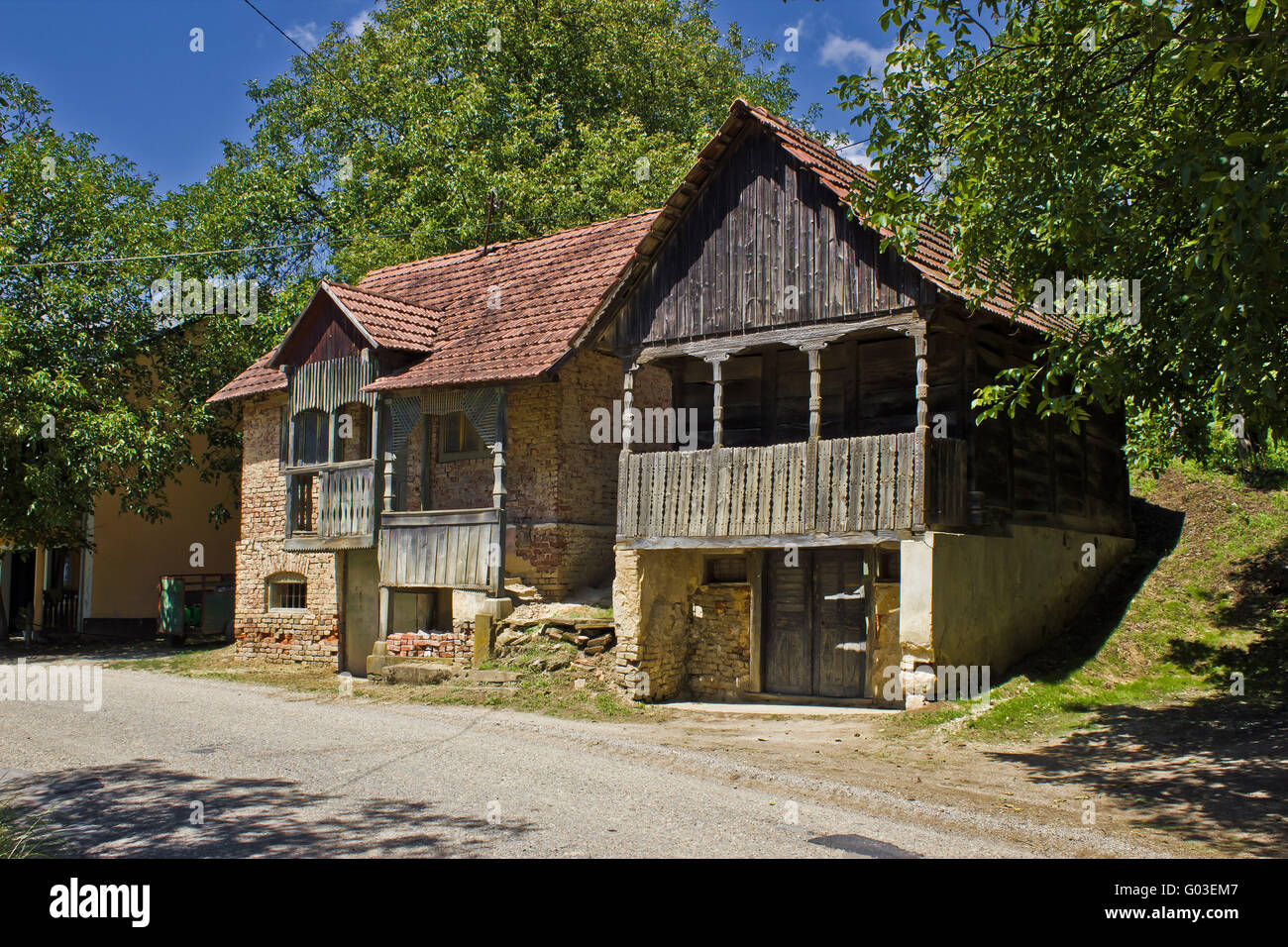 Maisons historiques en bois traditionnel - la cave à vins Banque D'Images