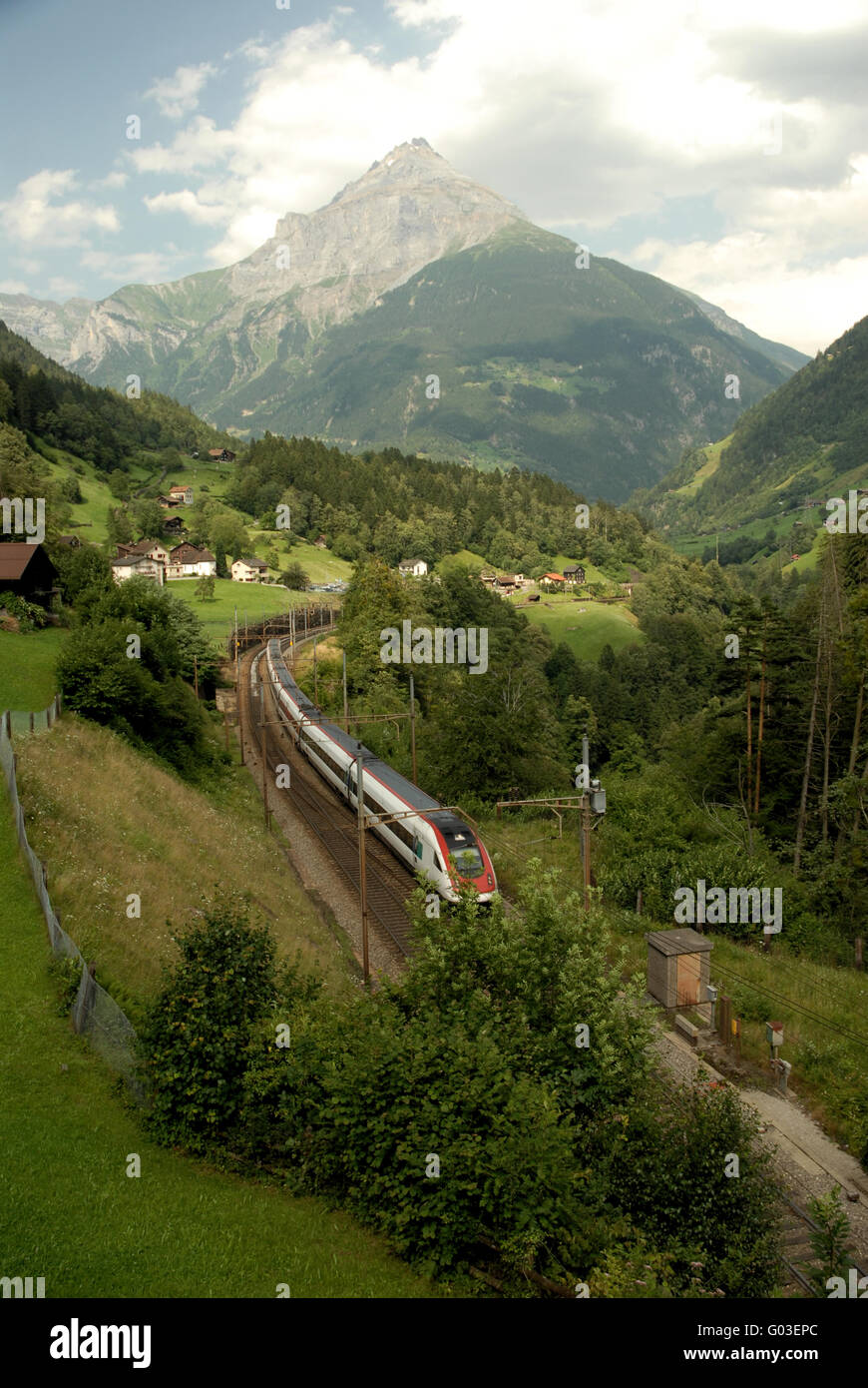 Chemin de fer du Gotthard traversant les Alpes, Suisse Banque D'Images