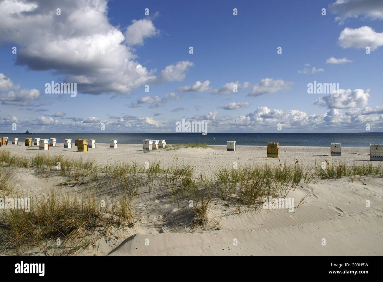 Sur la plage de Grömitz, mer Baltique, Allemagne Banque D'Images