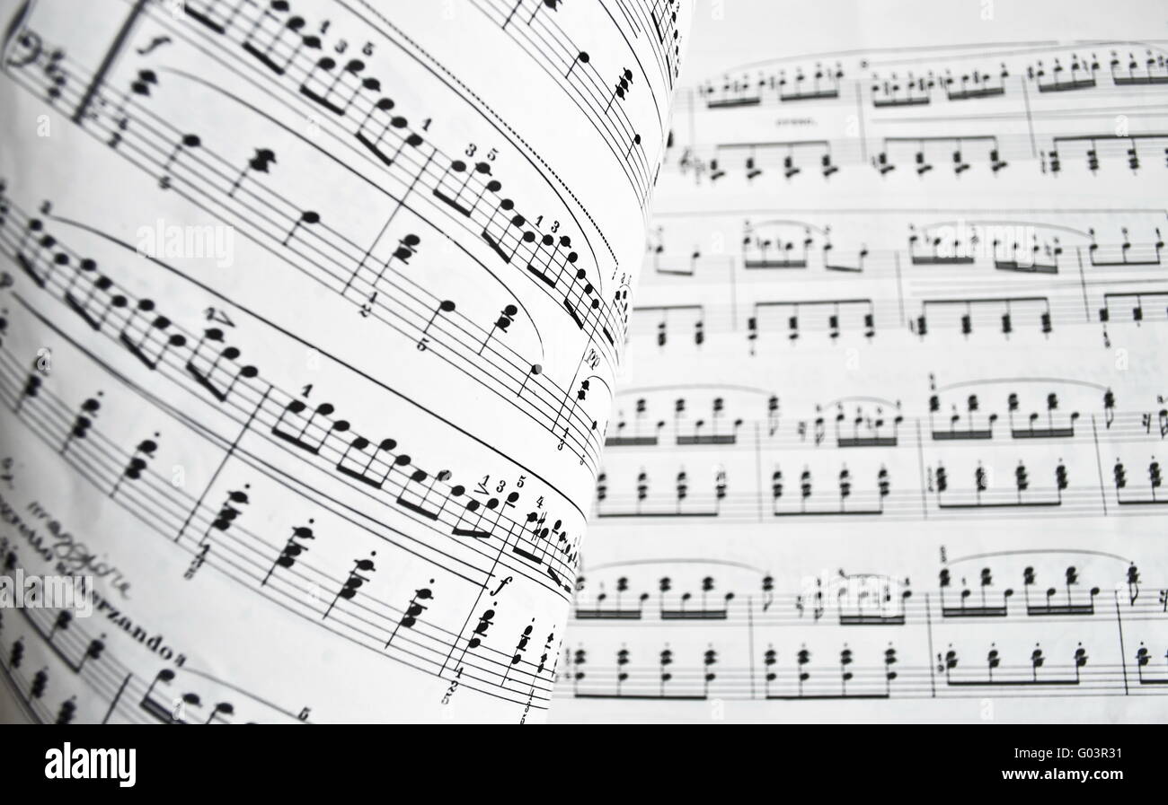 La page d'une partition musicale avec notes octaves anc Banque D'Images