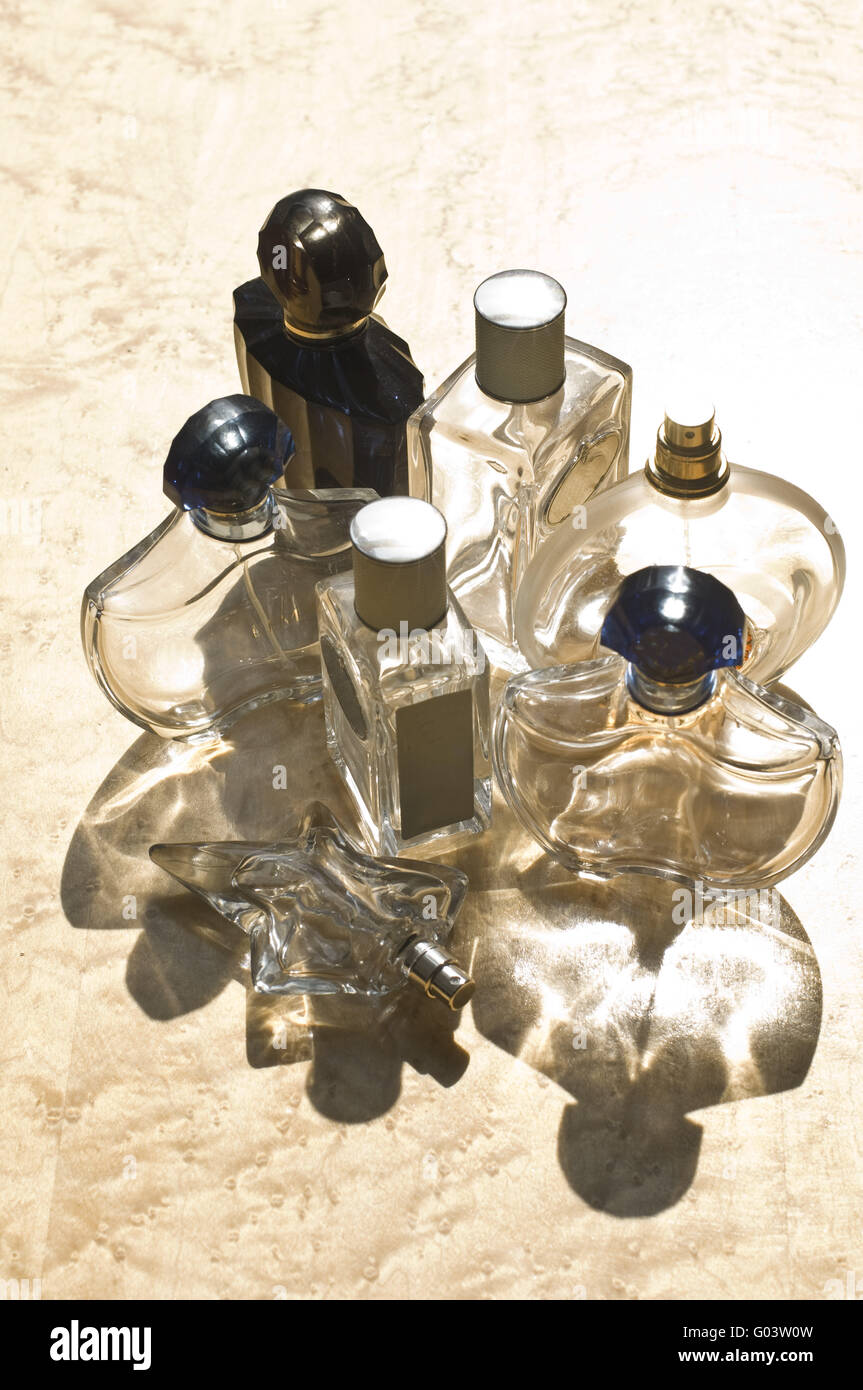 bouteilles de parfum Banque D'Images