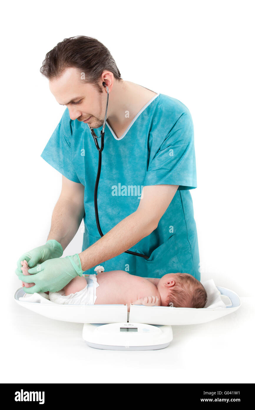 Médecin et le bébé sur un fond blanc. Petit bébé Banque D'Images