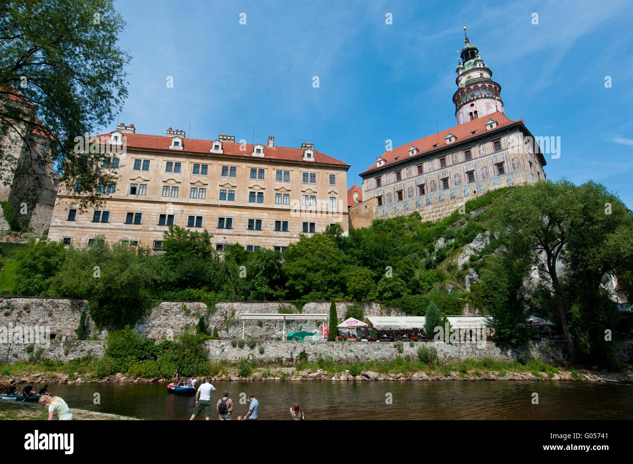Château sur la rivière Vltava, Bohemian Krumlov Banque D'Images