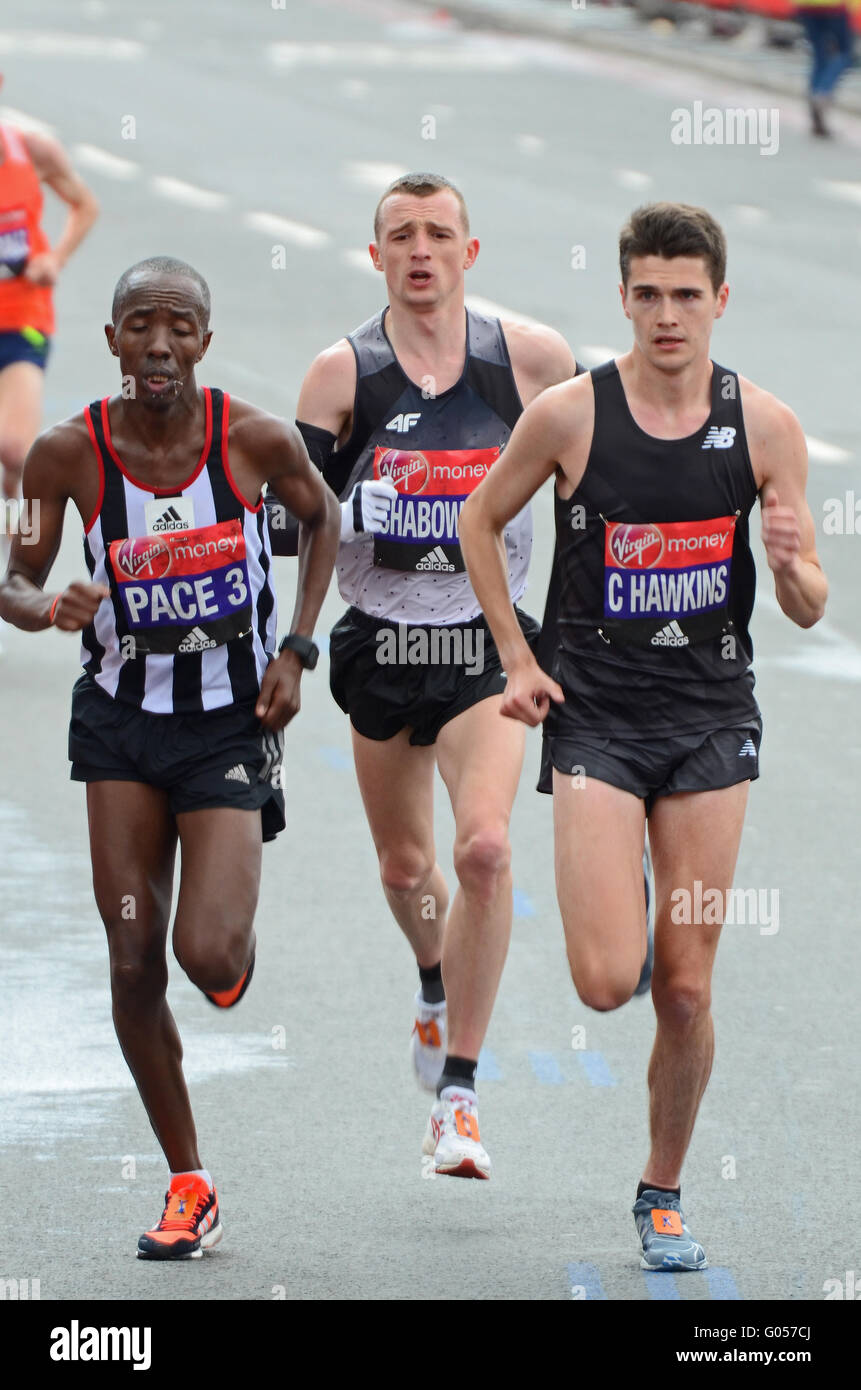 2016 Le Marathon de Londres Virgin Money à Tower Hill. Callum Hawkins a terminé 8ème (top GBR Elite), Marcin Chabowski n'avaient pas terminé Banque D'Images