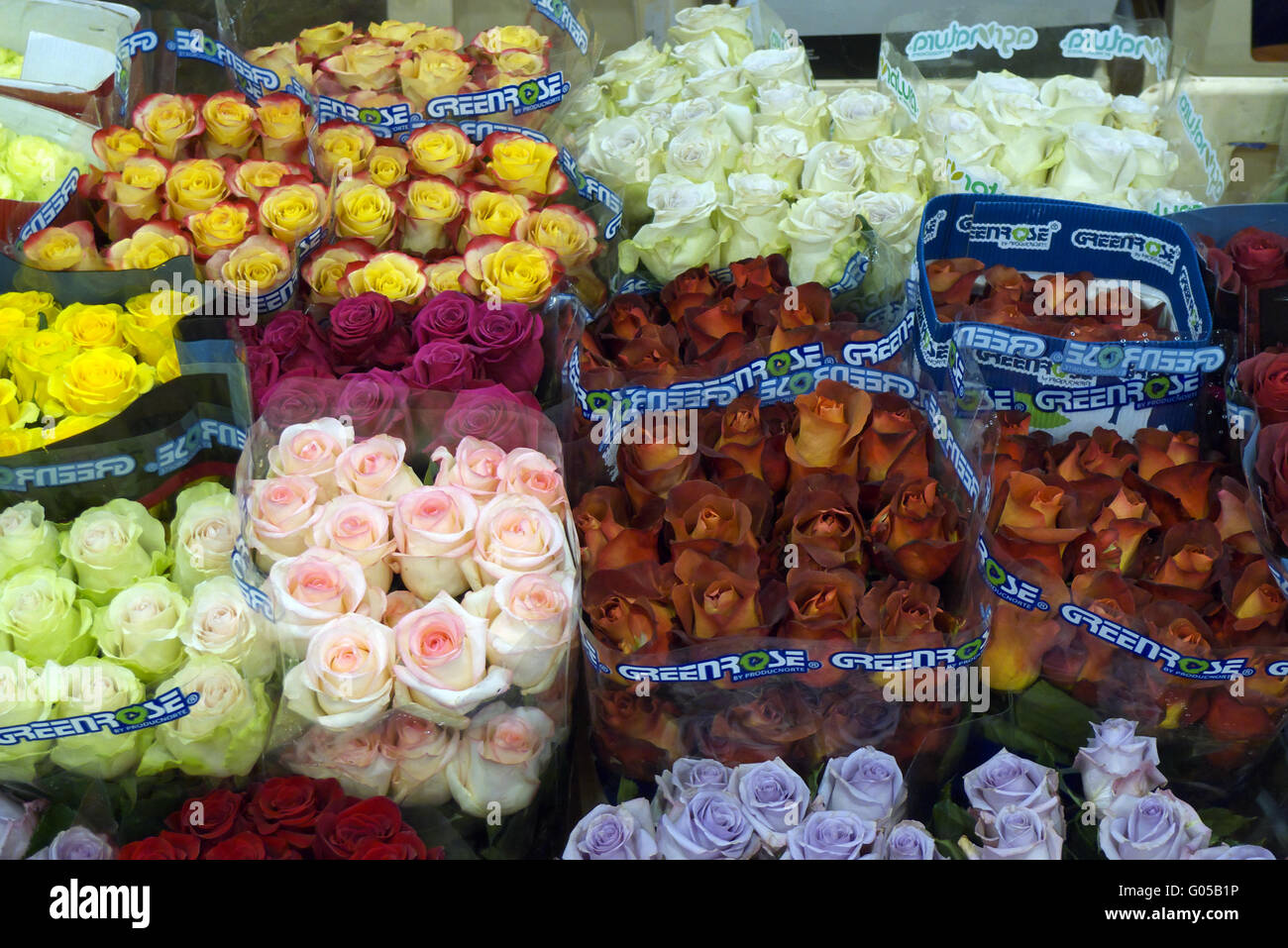 Gamme de roses en vente au Nouveau Marché couvert de Covent Garden, London,  UK Photo Stock - Alamy