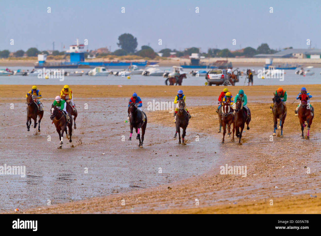 Course de chevaux sur Sanlucar de Barrameda, Espagne, Août Banque D'Images