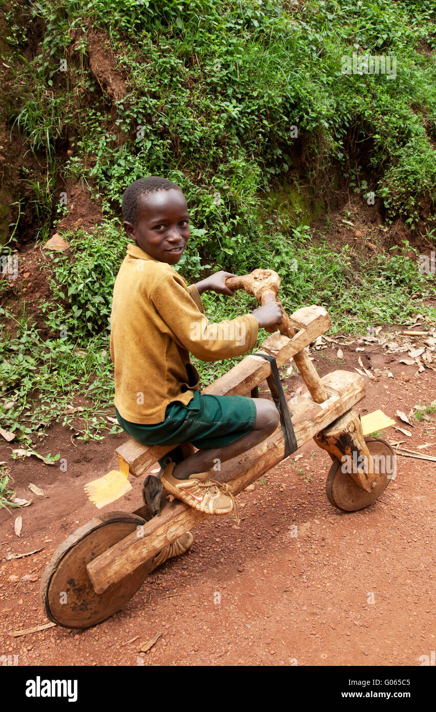 Photographie par © Jamie Callister. Les enfants de l'Ouganda, le Parc national Queen Elizabeth, en Ouganda, en Afrique centrale, 1er mars 2016 Banque D'Images