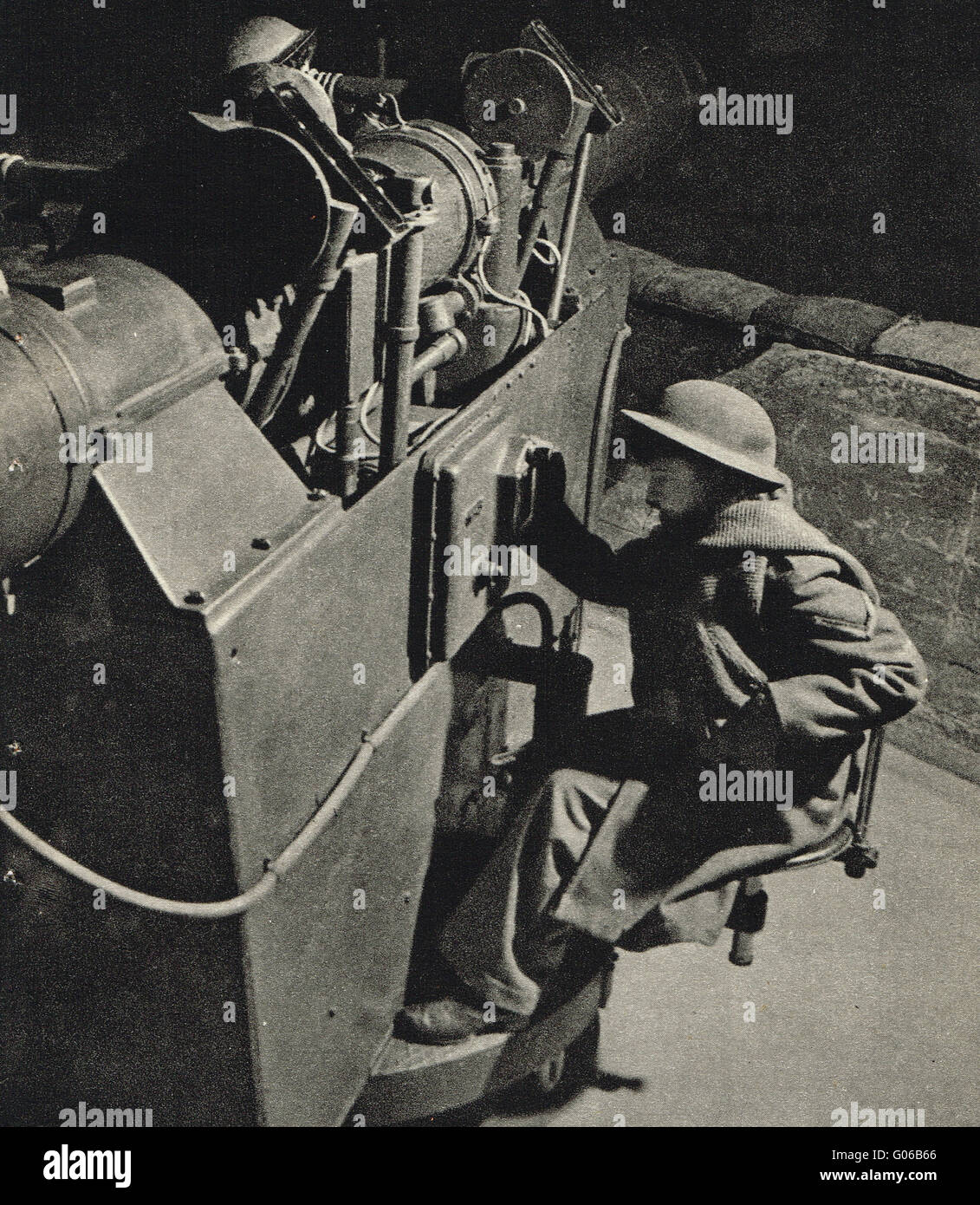 WW2 Les femmes en guerre les femmes Gunners manning un télémètre Banque D'Images