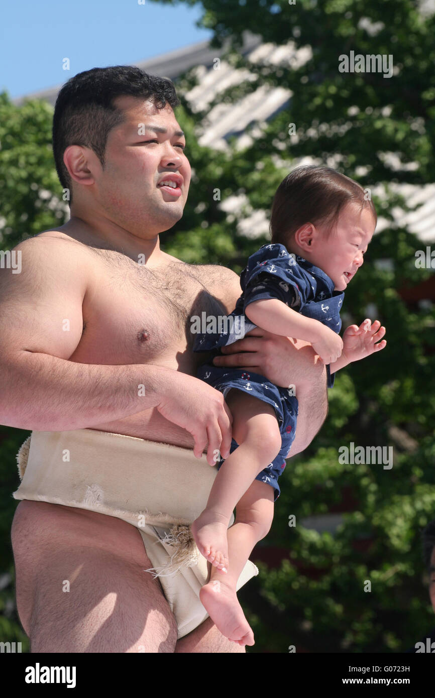 Tokyo Japon 29 Avril 16 Bebe Qui Pleure Le Sumo Naki Zumo Evenement A Eu Lieu Au Temple Sensoji A Asakusa Ou Est L Un Des Plus Populaires Spot Touristique Historique A Tokyo Les Tokyo Japon 29 Avril 16 Bebe Qui Pleure Le Sumo Naki Zumo Evenement A Eu Lieu Au Temple Sensoji A Asakusa Ou Est L Un Des Plus Populaires Spot Touristique Historique A Tokyo Les
