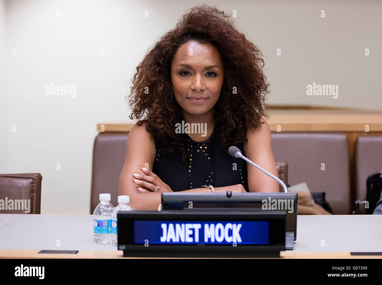 New York City, United States. Apr 29, 2016. Janet Mock participe à la table ronde sur le thème "Les femmes d'ascendance africaine à l'intersection de la race et le sexe" à l'occasion de la Décennie internationale des personnes d'ascendance africaine au Siège des Nations Unies à New York. © Luiz Rampelotto/Pacific Press/Alamy Live News Banque D'Images