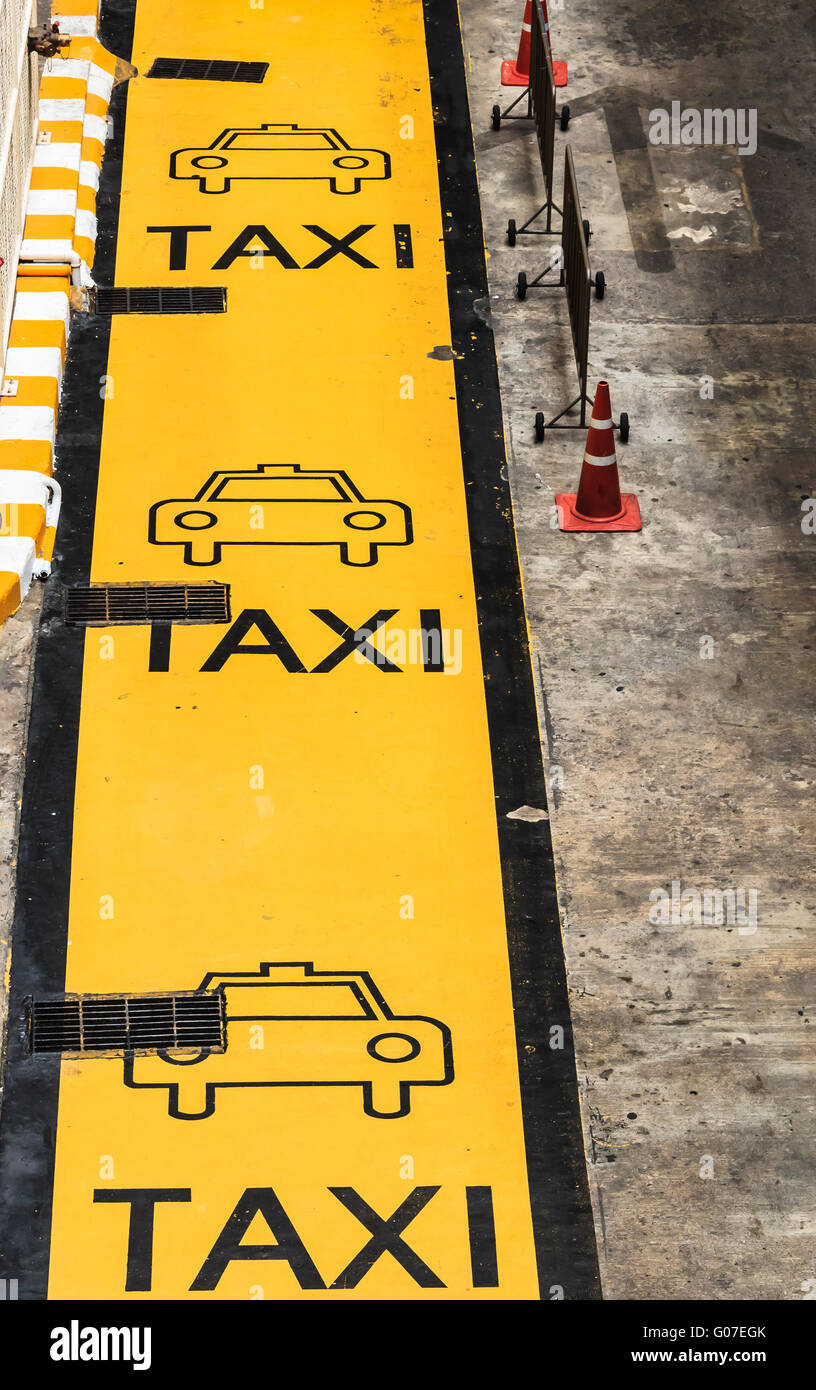 Taxi Parking Lane, signe de la circulation Banque D'Images