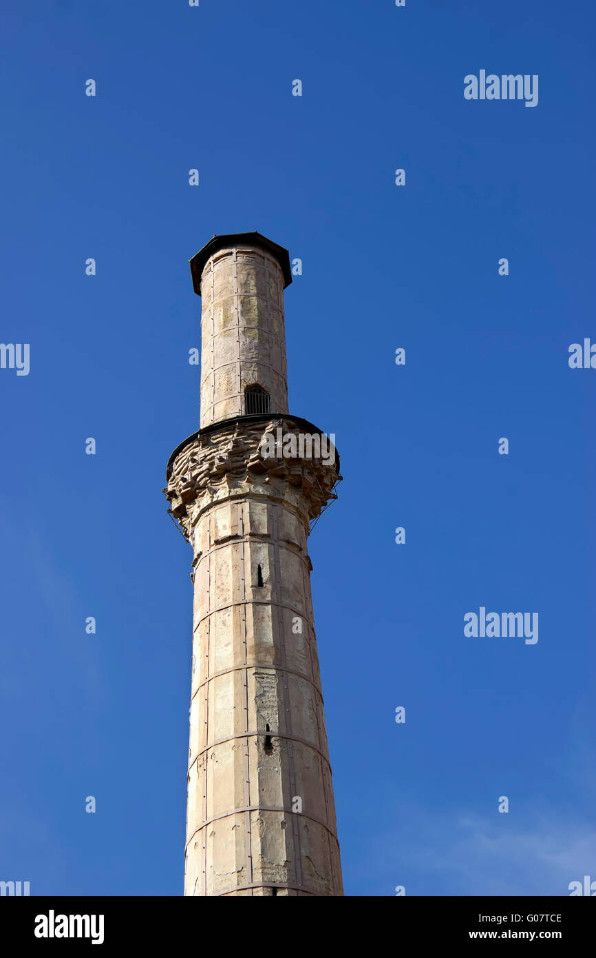 La Rotonde's monument post ajouté minaret vue rapprochée sur la photo contre le ciel bleu. Thessalonique, Macédoine, Grèce Banque D'Images