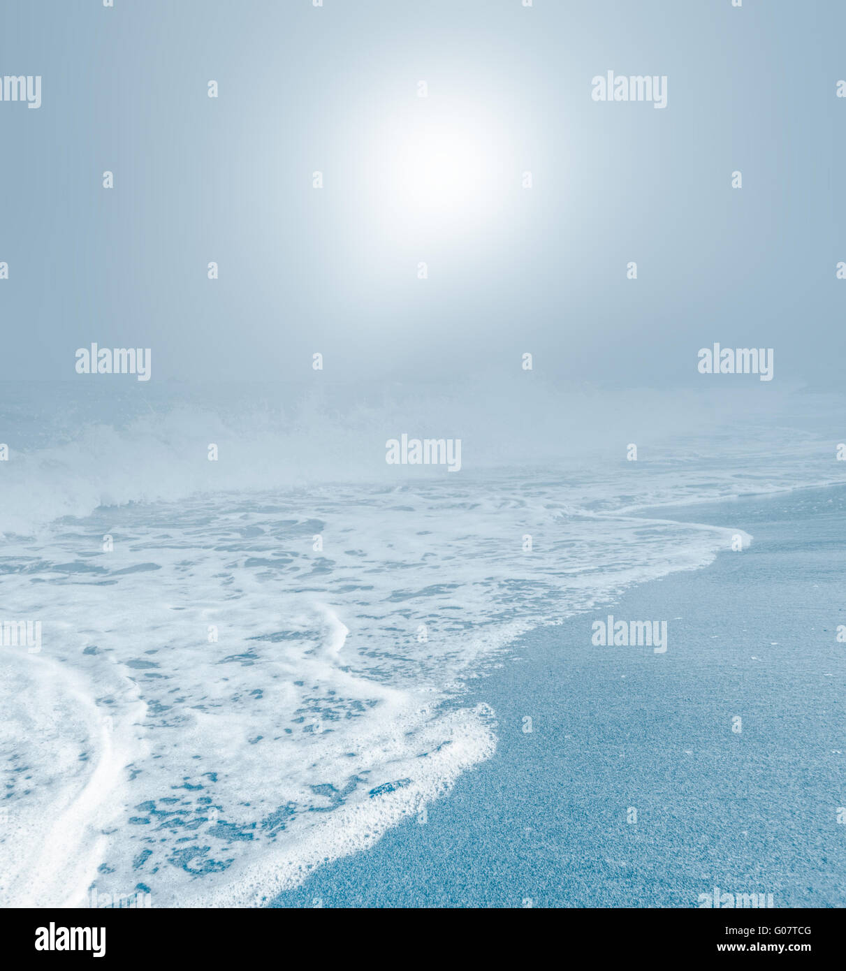 Brouillard sur une plage Banque D'Images
