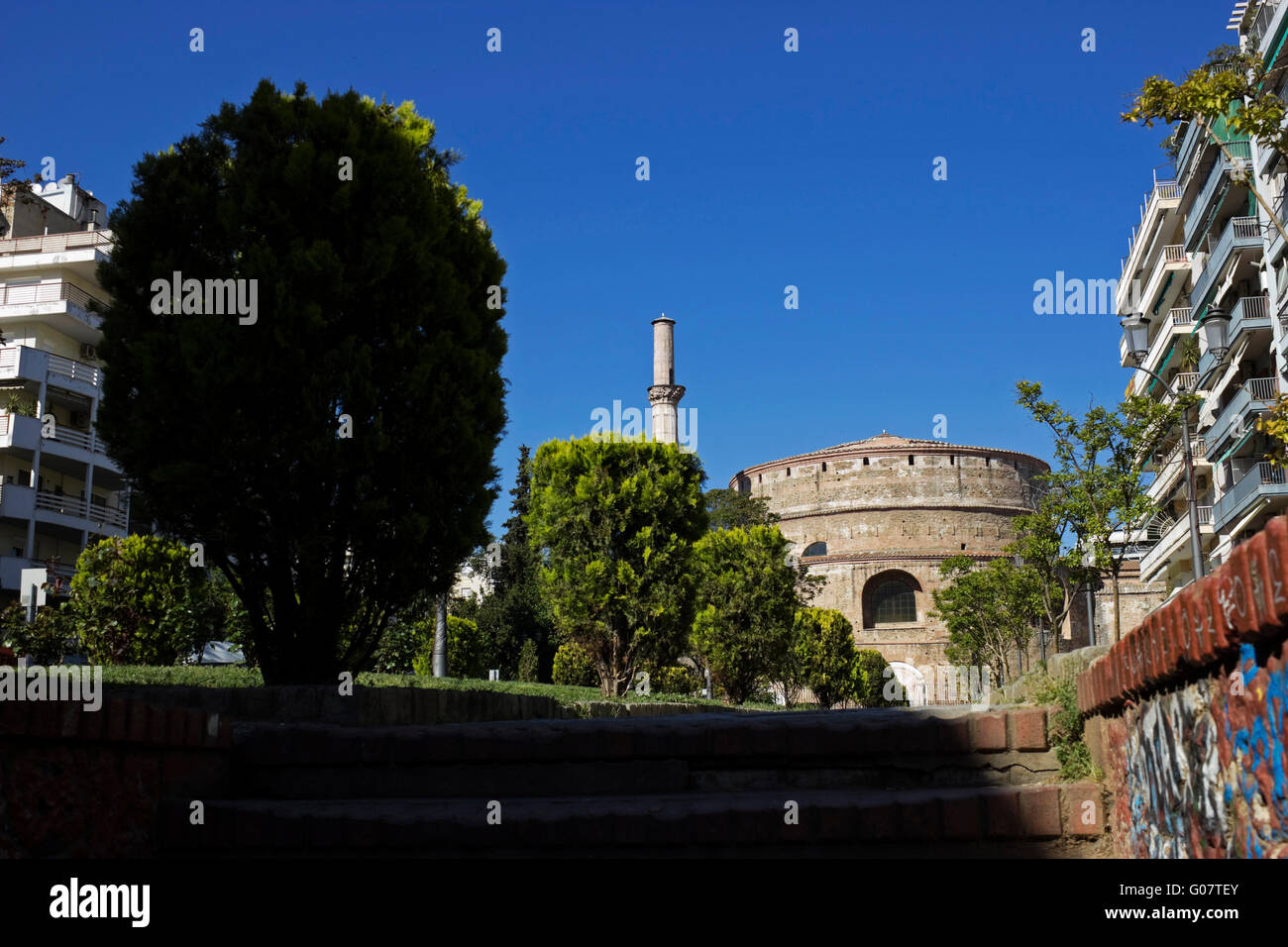 La rotonde ou l'église de la Rotonde, ou Rotonde de l'église grecque orthodoxe de Saint George vu de Gounari passerelle. Thessaloniki Banque D'Images