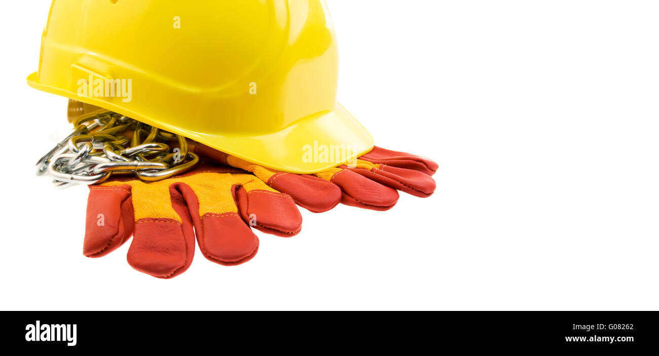 Casque jaune, gants de protection et de l'acier isolé de la chaîne Banque D'Images