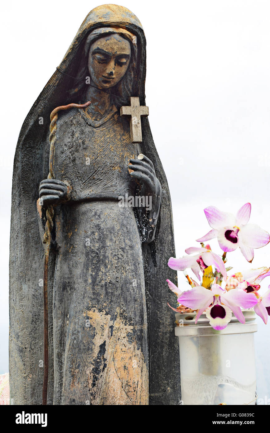Statue spirituelle à Porto Moniz lookout, Madère Banque D'Images