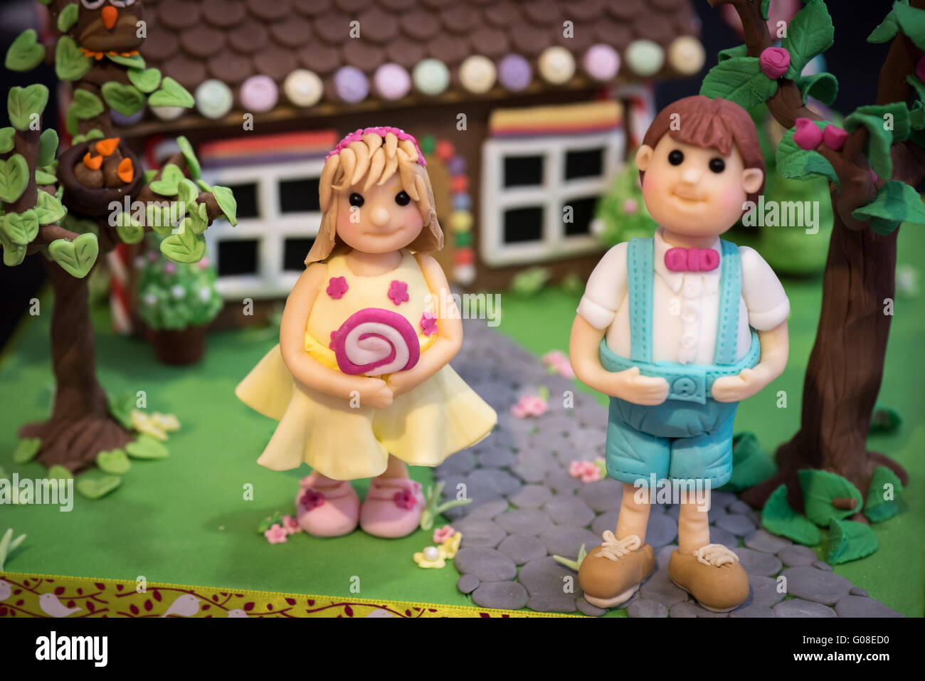 Hansel Et Gretel Decoration Gateau Anniversaire Comestibles Au Gateau International Les Sugarcraft Decoration De Gateaux Patisseries Et Show A Londres Photo Stock Alamy