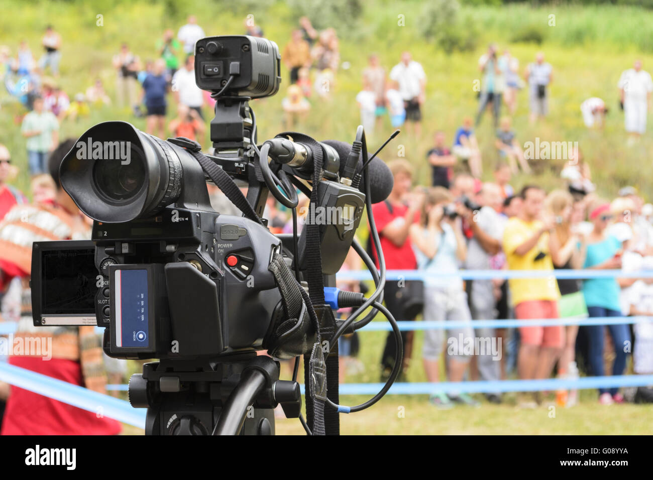 La couverture d'un événement avec une caméra vidéo Photo Stock - Alamy