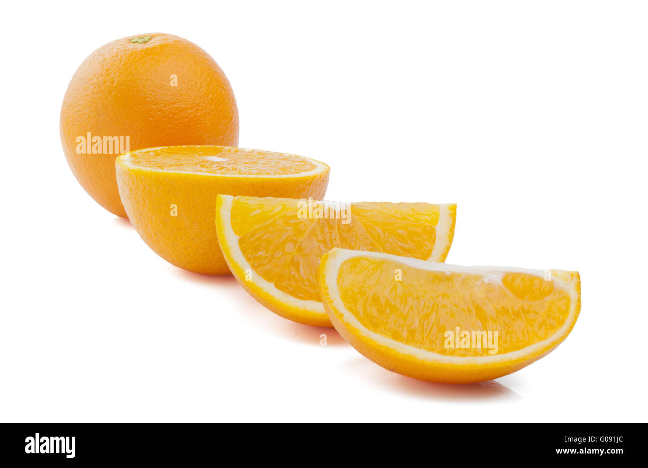 Ensemble des fruits orange et ses segments ou cantles isolé sur fond blanc dentelle Banque D'Images