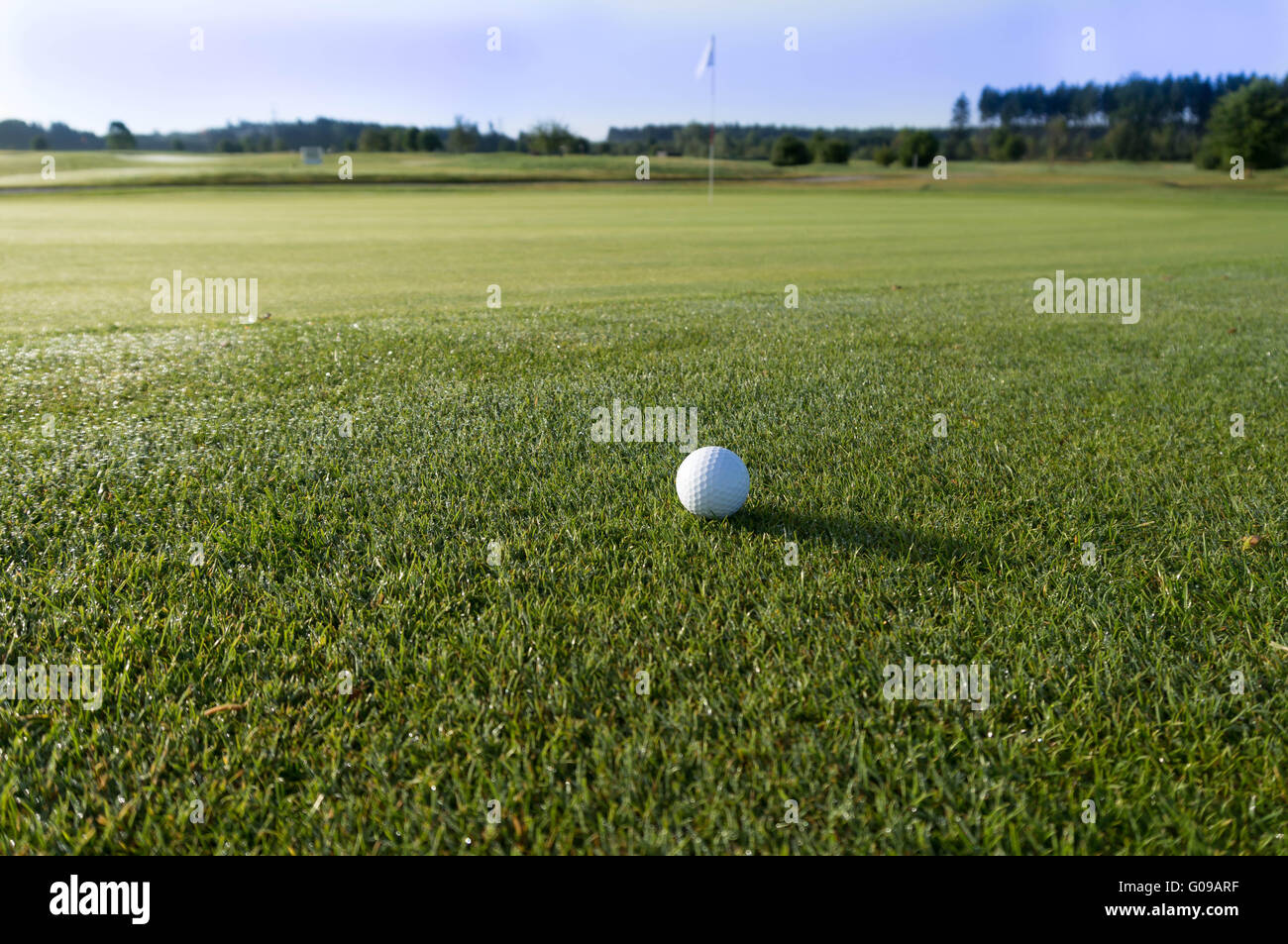 Jouer au golf Banque D'Images