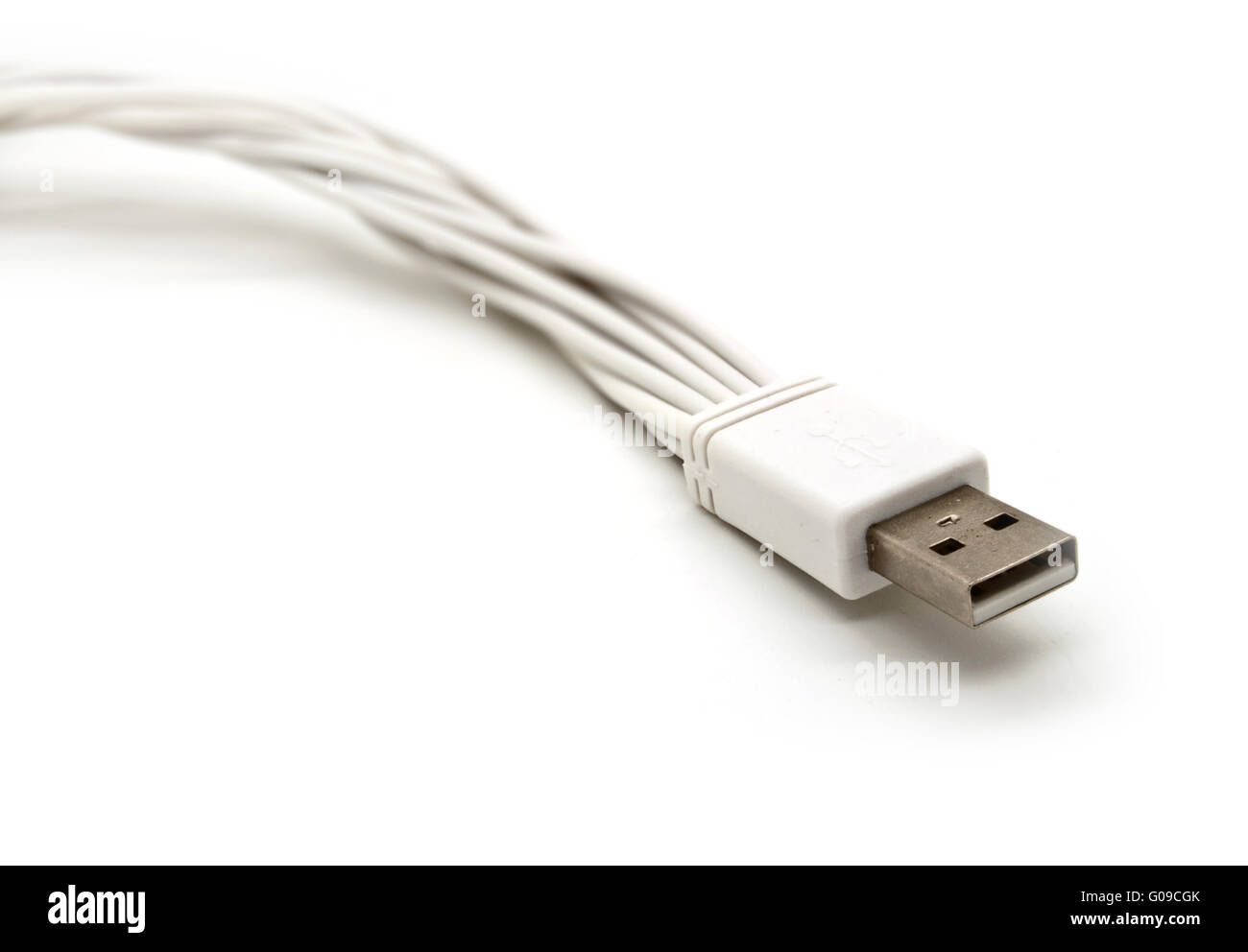Le chargement USB se branche sur un fond blanc Banque D'Images