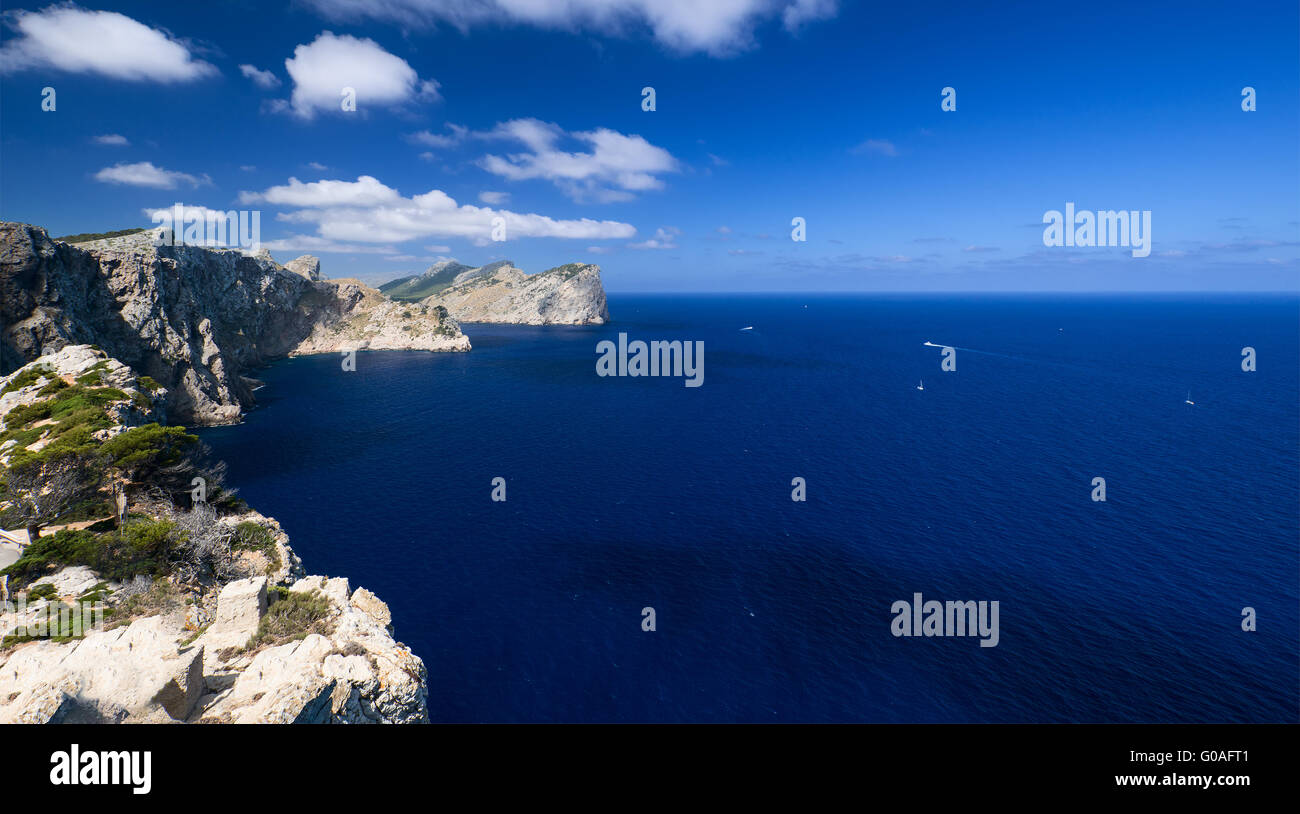 La côte vers le Cap Formentor Majorque dans l'échelle horizontale Banque D'Images