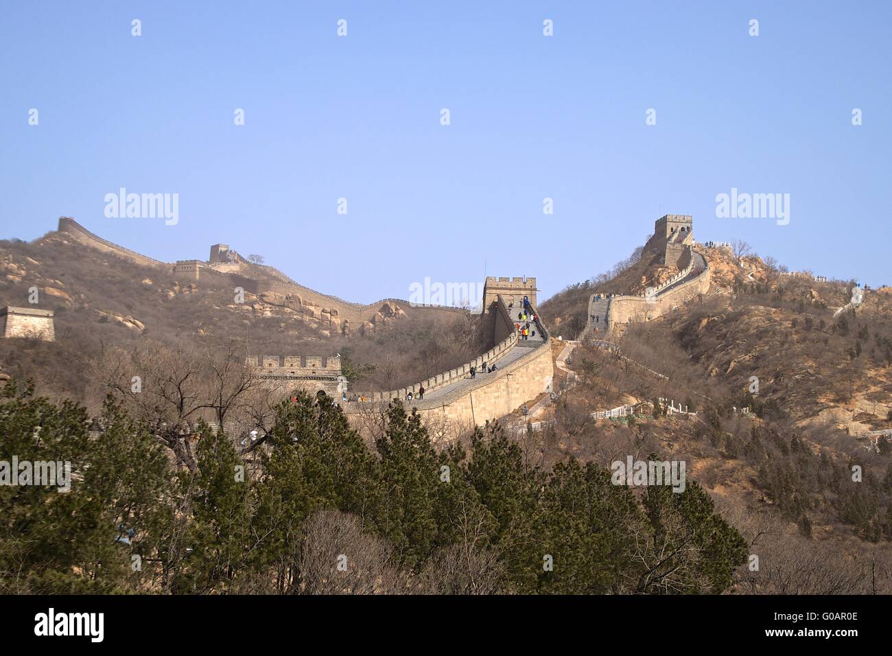 La Grande Muraille de Chine le long d'une chaîne de montagnes Out Banque D'Images