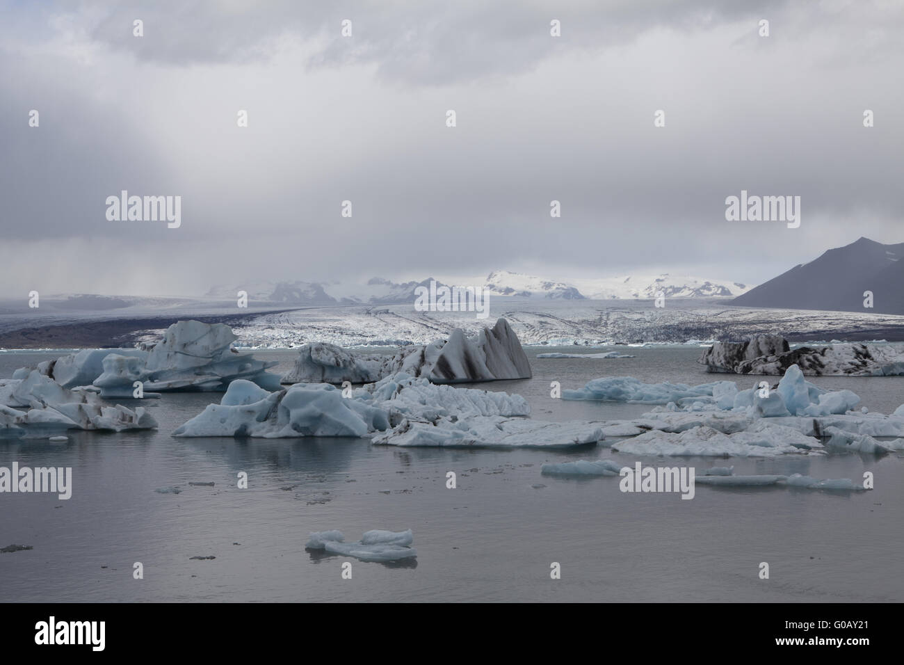 Le lac glaciaire avec des icebergs, Skaftafell, l'Islande Banque D'Images