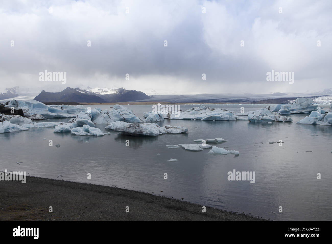 Le lac glaciaire avec des icebergs, Skaftafell, l'Islande Banque D'Images