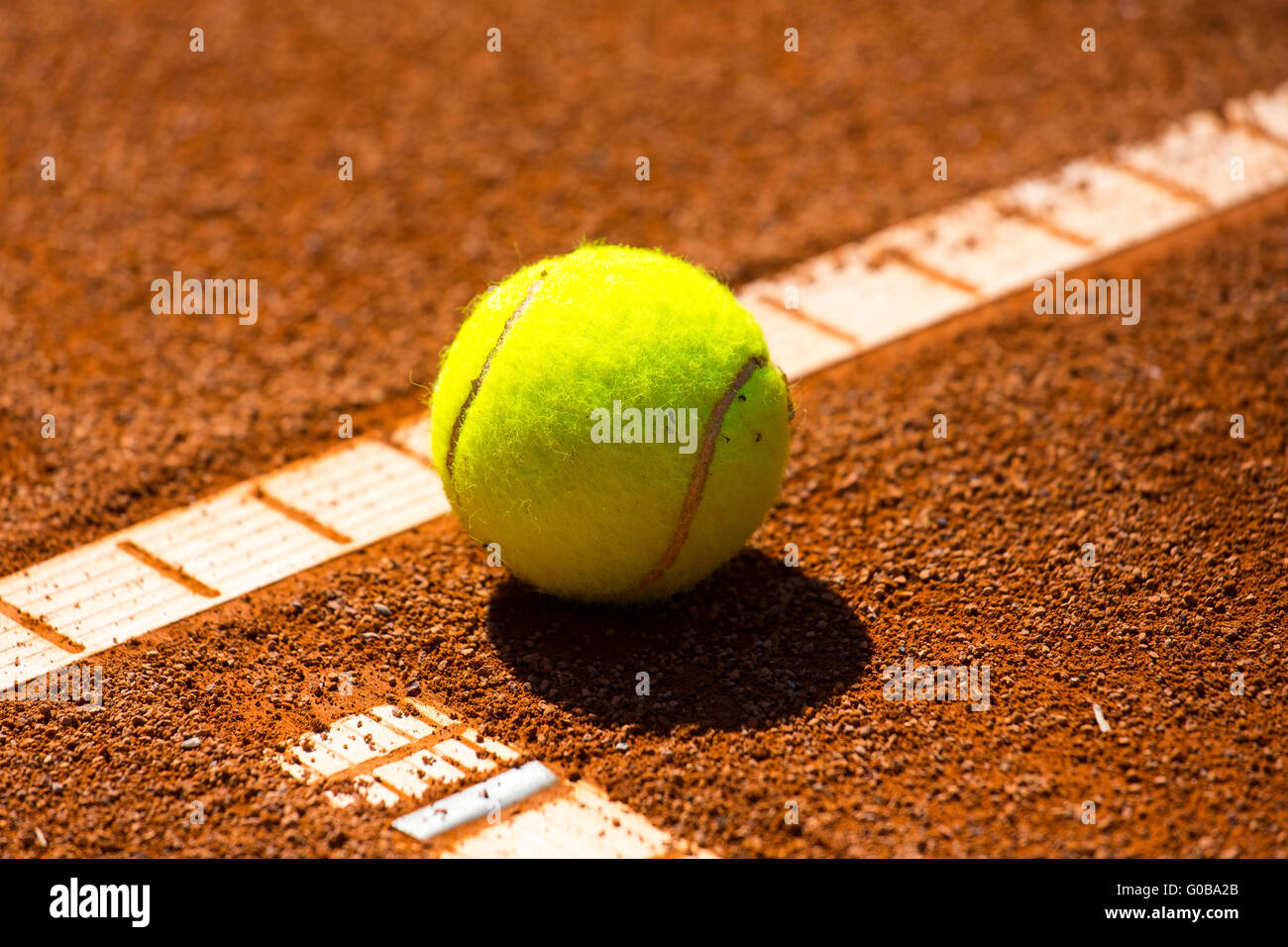 C'est un Tennis-Ball Clay-Field sur un Banque D'Images