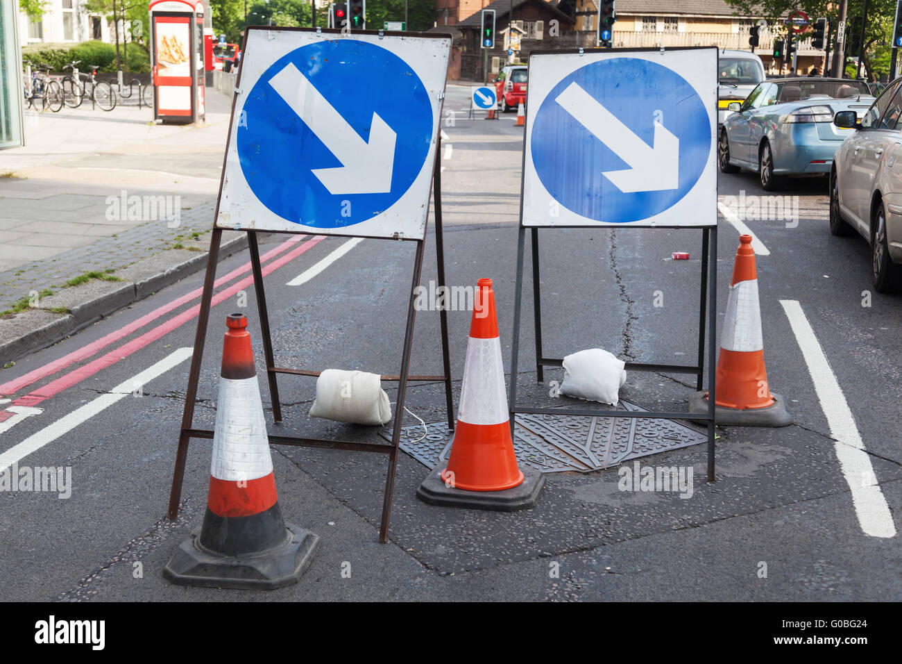 Bloc à la route de la construction de routes Banque D'Images