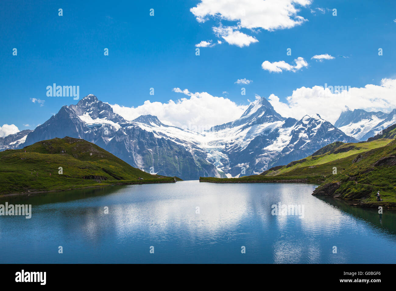 Vue panoramique de Bachalp et la neige pics couvert avec glacier des Alpes suisses Banque D'Images