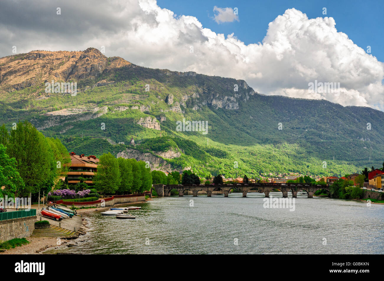 Lecco (Italie) Ponte Vecchio et la rivière Adda Banque D'Images
