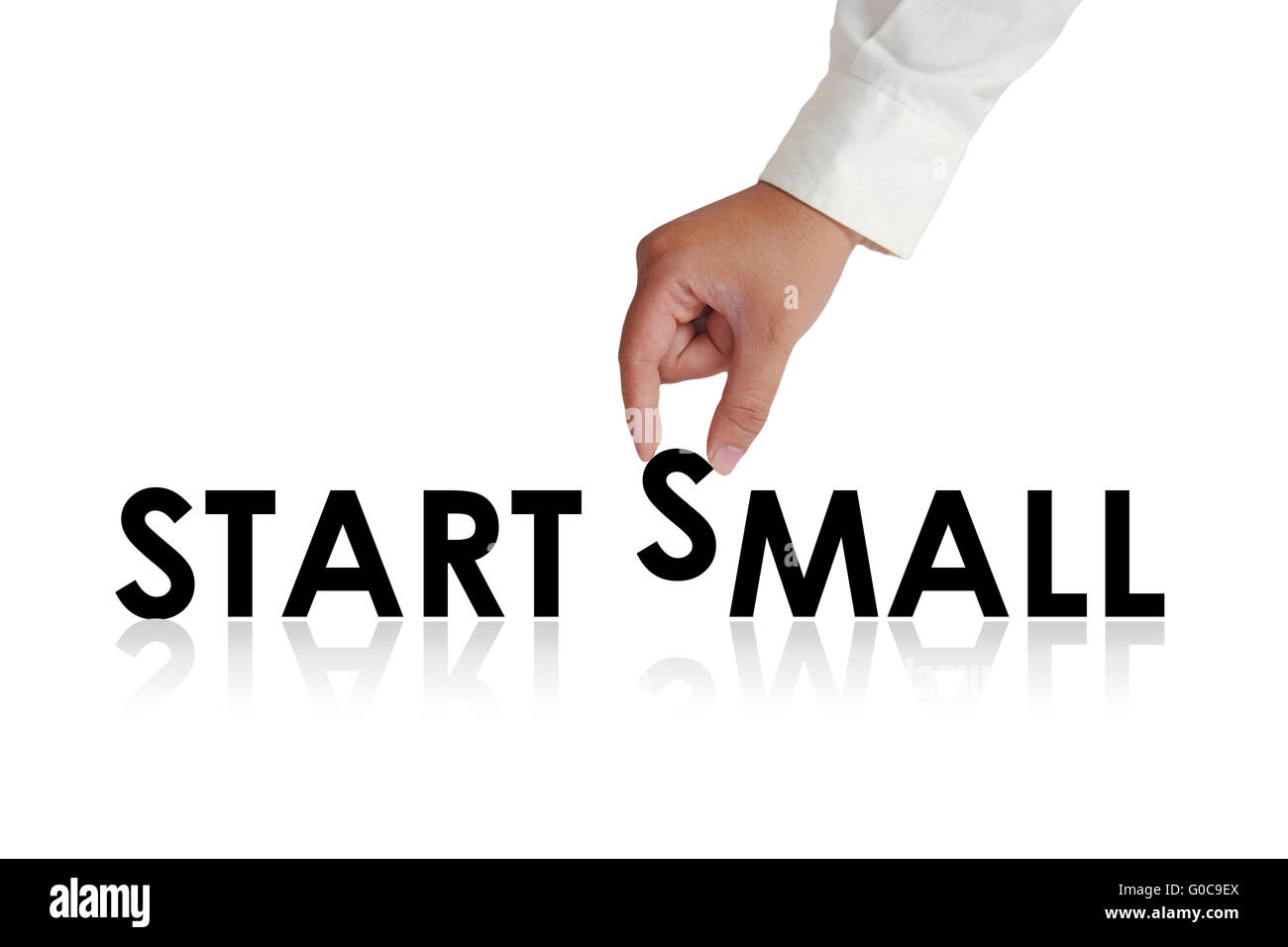 Geste de la main vers le haut des lettres et faire commencer petit mots isolated on white Banque D'Images