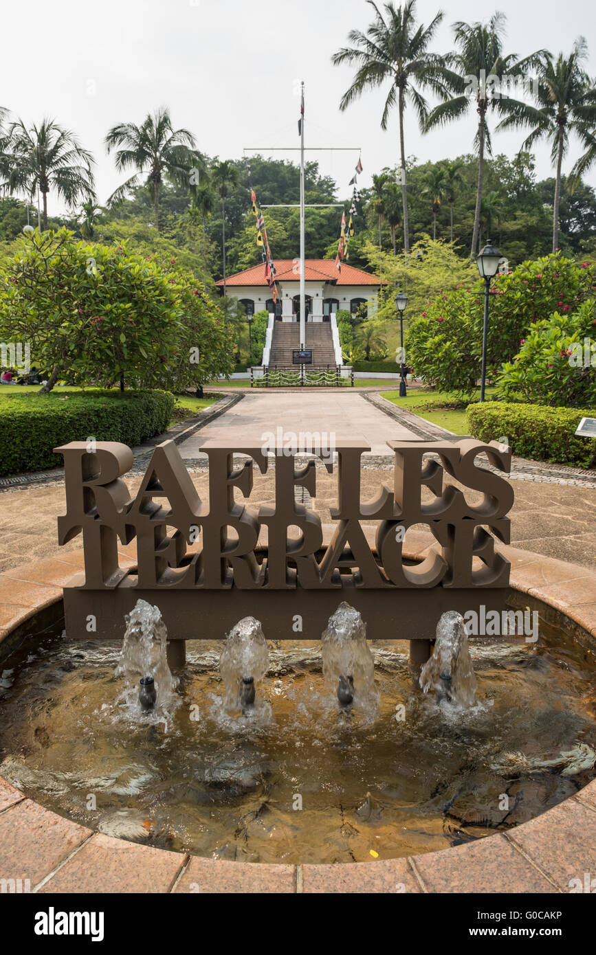Vue de la maison de tirage et d'une terrasse à Fort Canning Park, Singapore Banque D'Images
