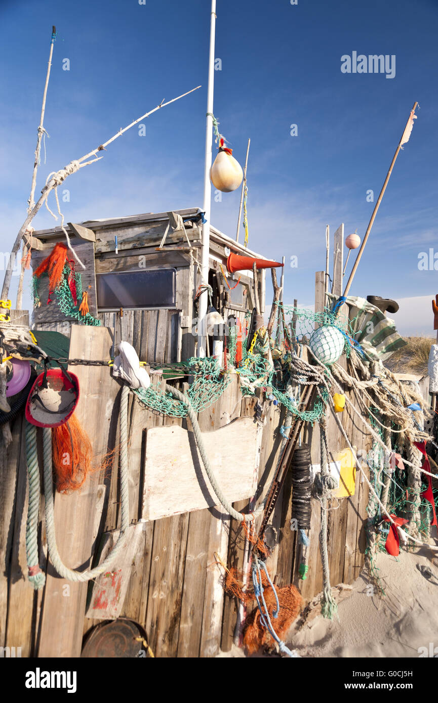 Cabane de plage faite de Flotsam Banque D'Images