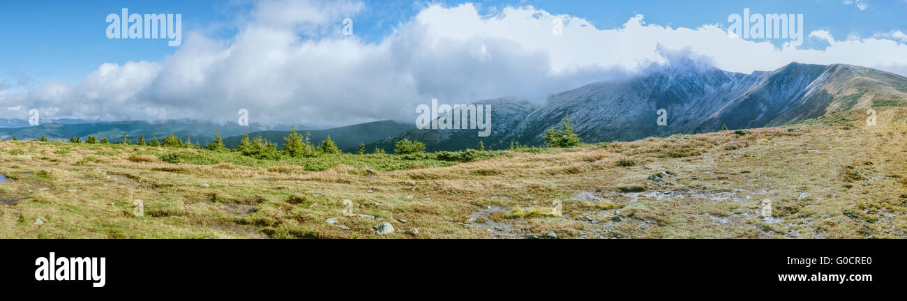 Panorama pittoresque de la montagne la plus haute de l'Ukraine Banque D'Images