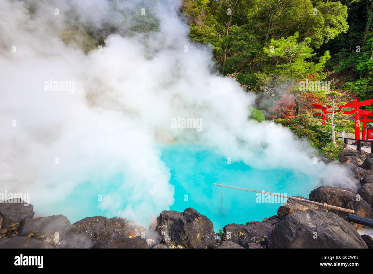 Beppu, Japon à la Mer 'Hell' Hot spring ainsi nommé pour son eau bleue. Banque D'Images
