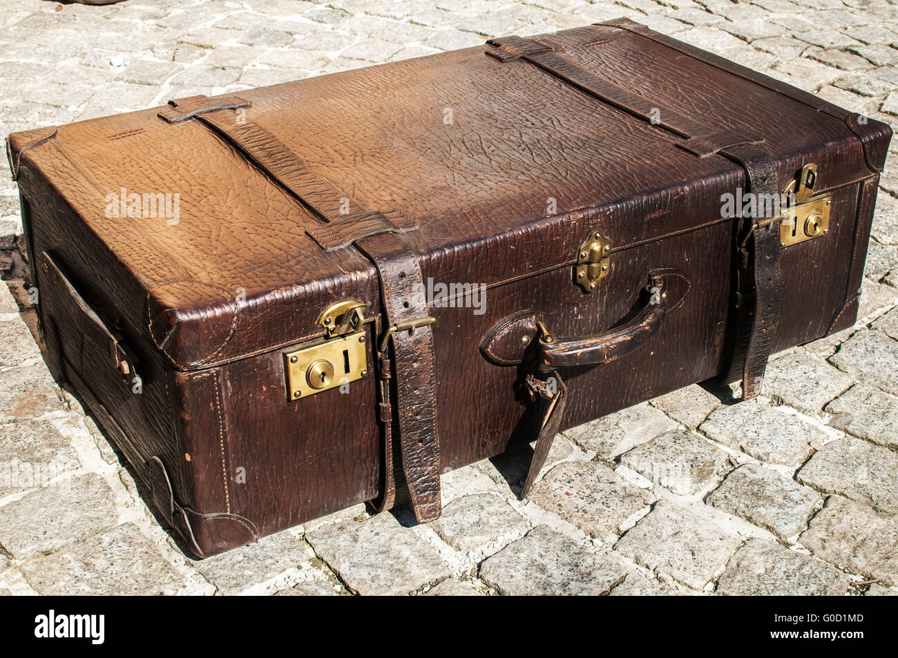Vieille penderie verrouillé retro vintage valise en cuir Banque D'Images