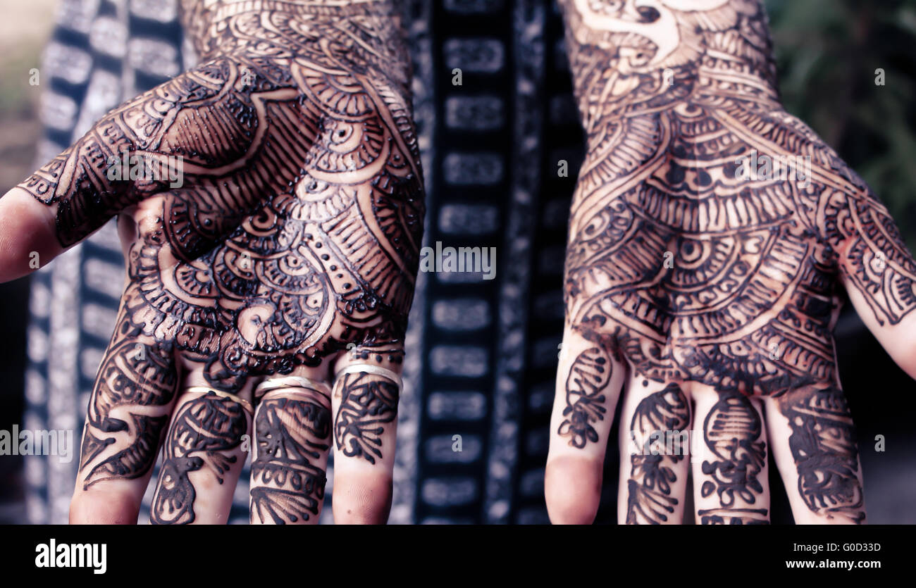 Heena est sur les deux mains - retro style Banque D'Images