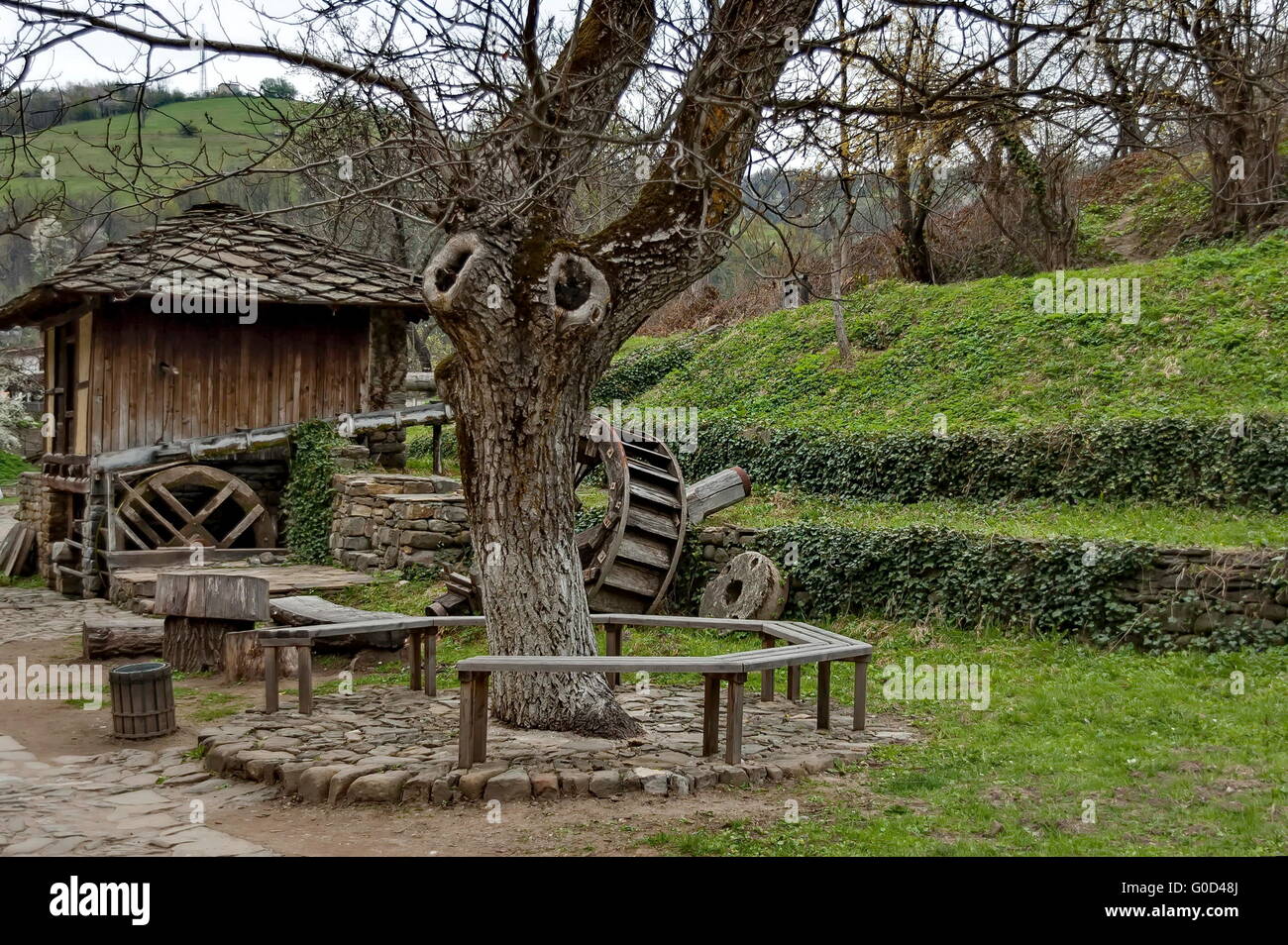 Voir l'eau de moulin à farine moulin avec roues, Etar, Gabrovo, Bulgarie Banque D'Images