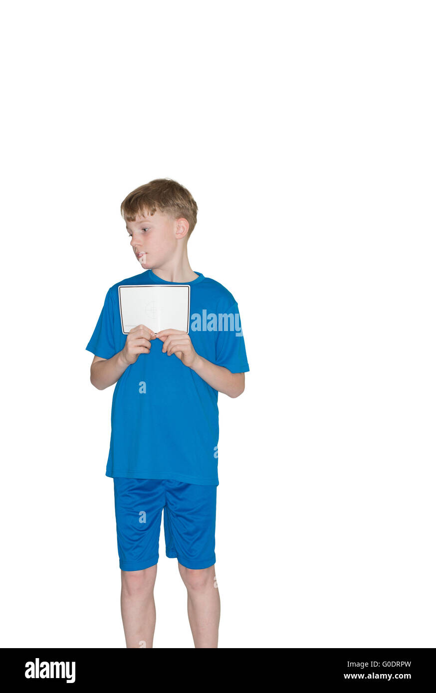 Enfant tenant une carte de balance des blancs Banque D'Images