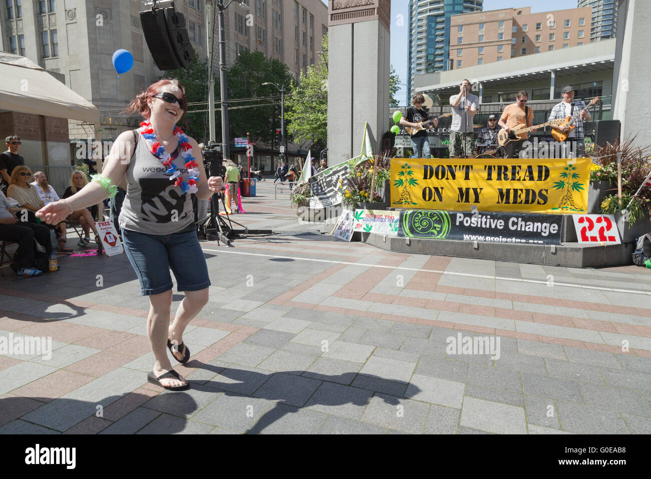 Seattle, WA, USA. 30 avril, 2016. Je-1419 rally. La loi actuelle exige que les utilisateurs de marijuana médicale doivent être enregistrés par l'état. Banque D'Images