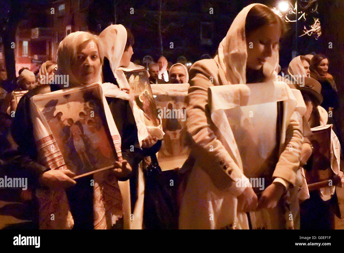 Des centaines de Russes célèbrent le jour le plus saint de l'année à la nuit de Pâques en masse Montréal Canada Dans le 30 avril de chaque année Banque D'Images